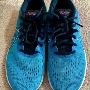 9.5W Asics Women's Teal and Black Athletic Running Shoes, in new condition!